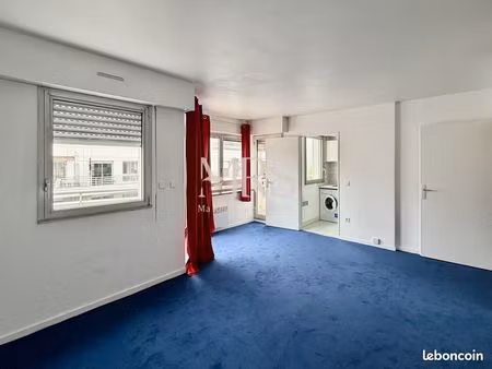 studio 1 pièce 33 m²