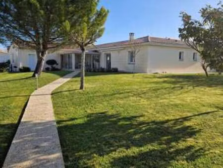 vente maison à julienne (16200) : à vendre / 178m² julienne