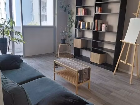 t2 meublé de 52 m² à la madeleine