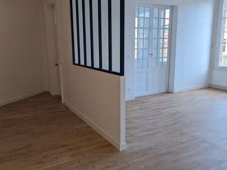 appartement t2 bis rénové de 70m² + grenier – elbeuf centre