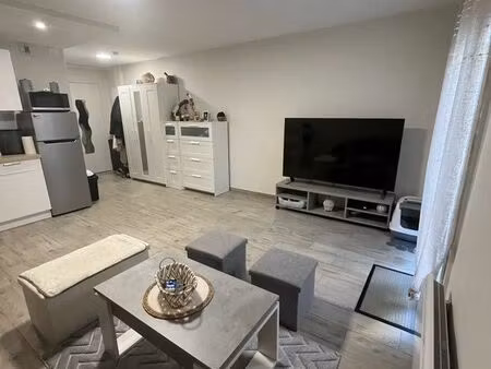 studio meublé 30m2 en rez-de-chaussée avec terrasse et parking