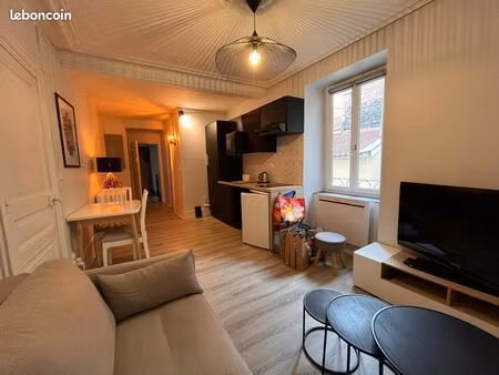 t2 meublé 32 m² – hyper-centre clermont-ferrand – clé en main  rénové avec soin
