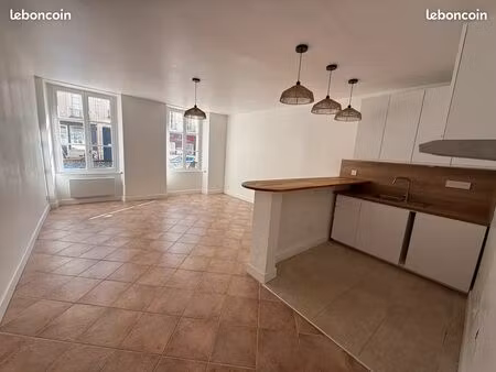 versailles saint louis 2 pièces refait neuf 1150 cc libre