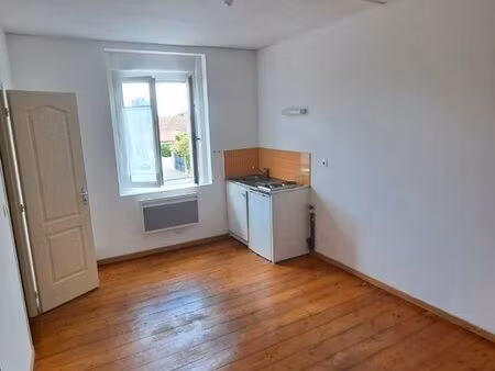 t2 à louer-residence sécurisée avec parking extérieur privatif.axe seclin carvin