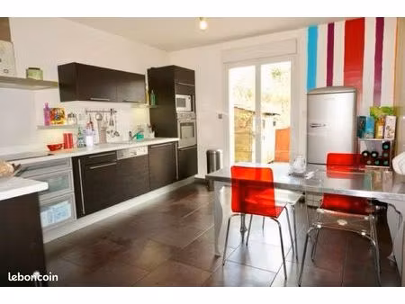 appartement landivisiau – centre ville – grand t4 100 m² avec terrasse de 40 m² et balcon 