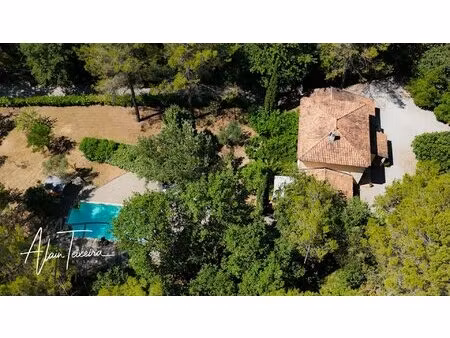 véritable bastide avec grand studio