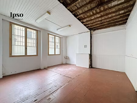 2 pièces traversant de 53 m² avec terrasse