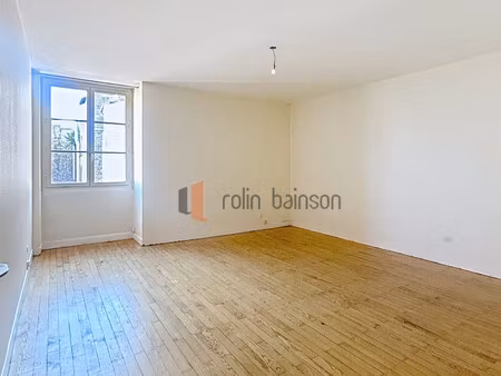 appartement avec un beau potentiel