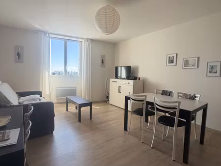 location appartement 2 pièces 37 m² à poitiers (86000)