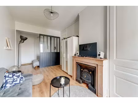 t2 47m² refait à neuf gratte-ciel metro