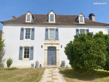 maison 4 pièces 200 m²