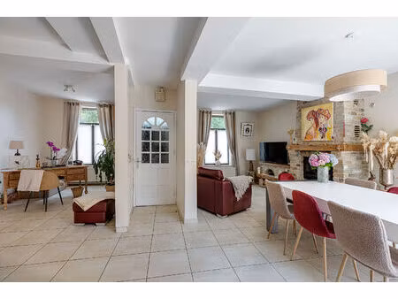 maison flamande semi-indiv rénovée -110 m² - 3 chambres - jardin- garage ?