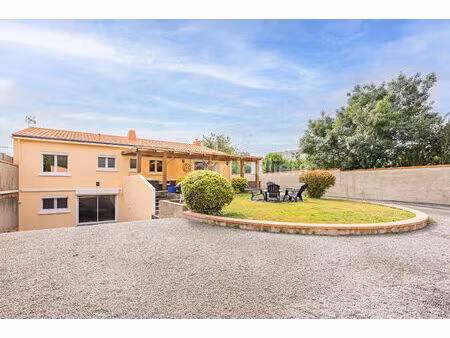 saint-jean-de-boiseau -- maison 6 pieces -- 204m2 -- 4 chambres -- terrasse avec pergola -