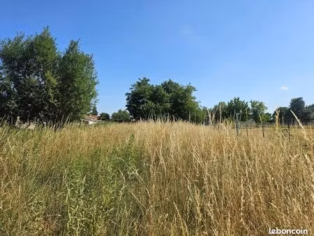 terrain 500 m² garnerans