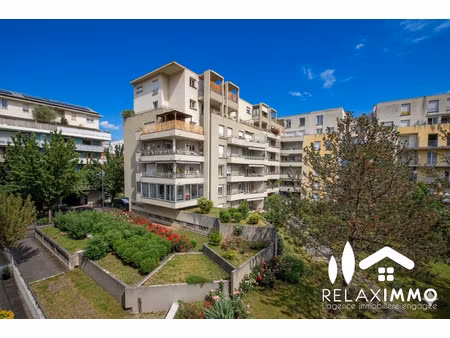grenoble 38100 superbe t3 traversant de 70 m2 avec terrasse
