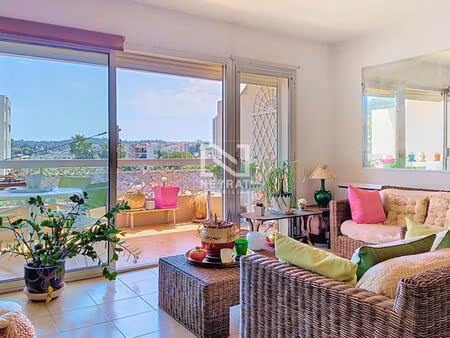appartement traversant lumineux 2 chambres terrasse parking sous sol