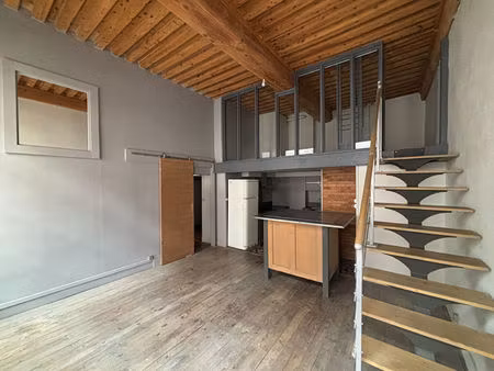 lyon 4 croix rousse - t3 de 74m²