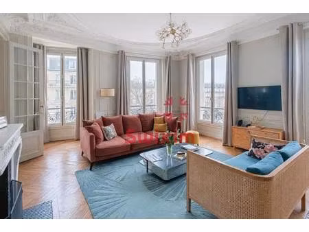 5 pièces / 3 chambres au 4e étage avec ascenseur sans vis-