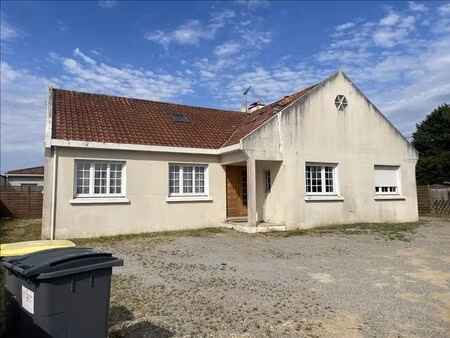 appartement - rdc - 133.54 m2 - 7 pièces - non meublé