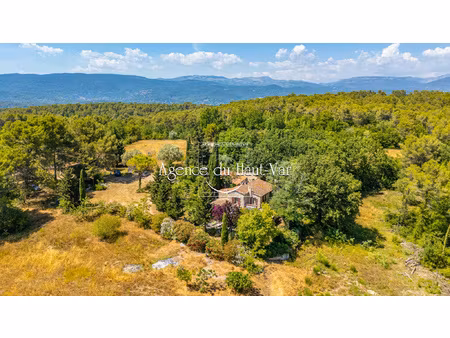 hameau en pierres 400m2  26 hectares d'un seul tenant
