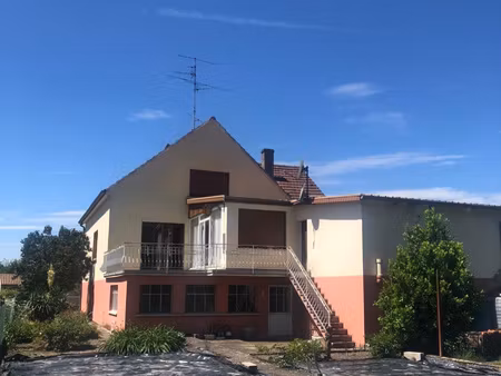 agréable cadre de vie pour cette jolie maison