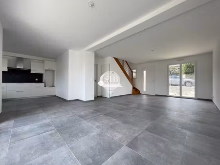maison 5 pièces - loyer 1615 €