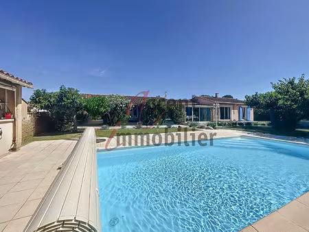 mollégès  maison 3 chambres  piscine et ses dépendances