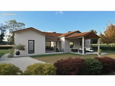 maison 8 pièces 110 m²