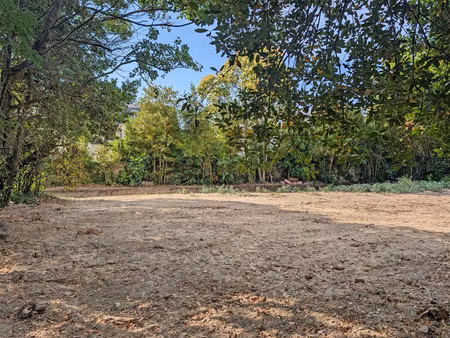 terrain constructible d'env. 534m2 viabilisé