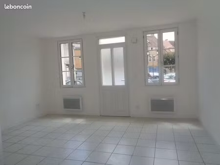 studio à saint amand montrond