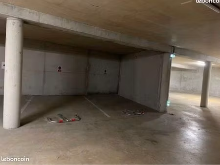 garage place de parking en sous-sol