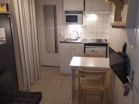auch centre  petit studio meublé  avec internet