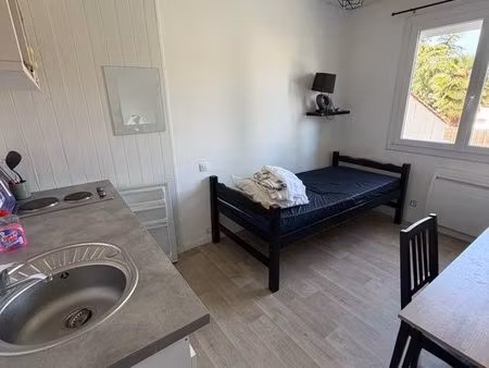 chambre meublée tout équipé – centre montaigu - disponibilité juillet