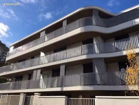 location studio meublé