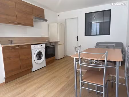 t2 meublé entièrement rénové à lusignan (86600)