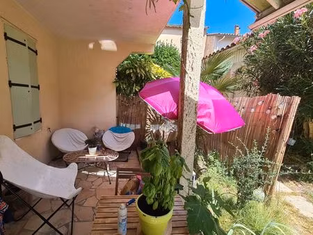 petit f2 à louer à l'année  palavas rive droite