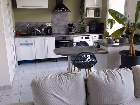 appartement t2 sainte luce sur loire - 42 m2 685 euros