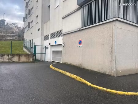 garage à louer – st-priest-en-jarez
