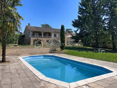 maison traditionnelle de 193 m² à quincieux