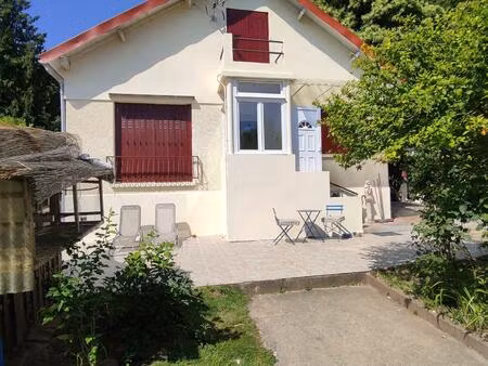 maison 3 chambres plus bureau  2 salles d'eaux