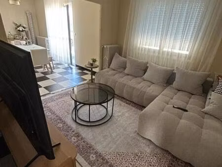 agréable t3 à louer à peronnas avec balcon et garage