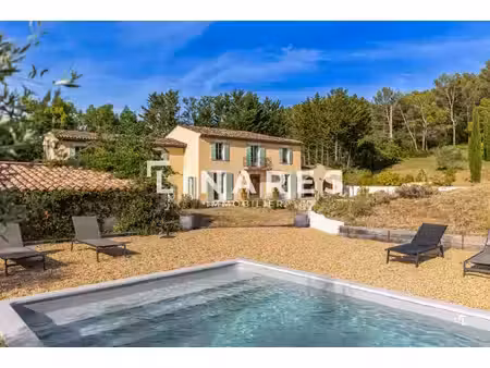 au pied du géant- propriété t7 de 270m2- piscine- terrain 6000m2- garage 13100