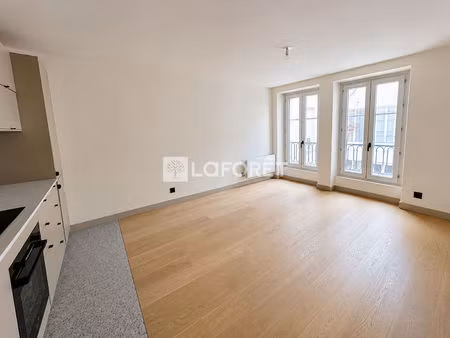 rue saint-antoine 3 pièces- 2 chambres 50 m²