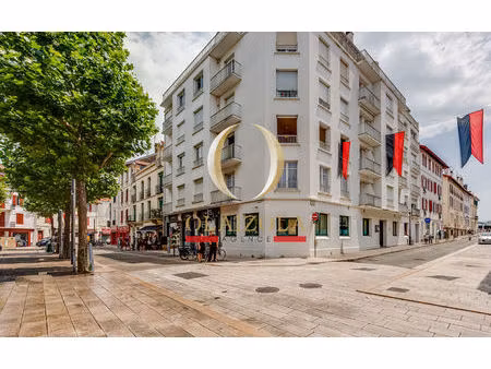 saint-jean-de-luz - appartement au coeur des halles