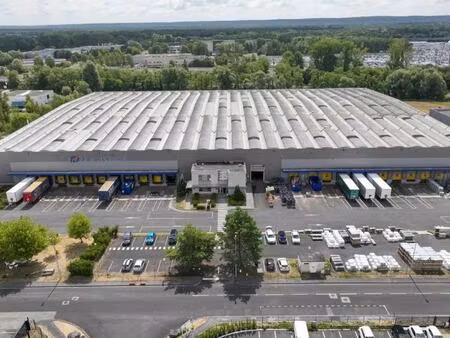 location entrepôt le meux 60880 7387m² à 17627m²
