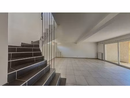 maison tarascon 5 pièce(s) 105 m2  avec garage et forage.