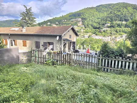 maison de 85 m2 et 3 chambres avec garage et atelier sur terrain de 334m2