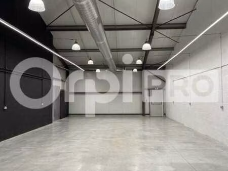 vente entrepôt la rochelle 17000 208m²