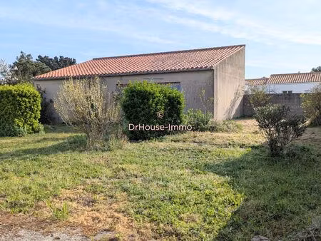 dependance sur terrain de 350m²