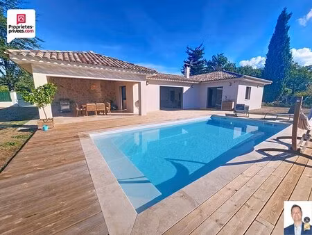 villa contemporaine recente d'environ 140 m2 avec piscine  garage et terrain paysager de..